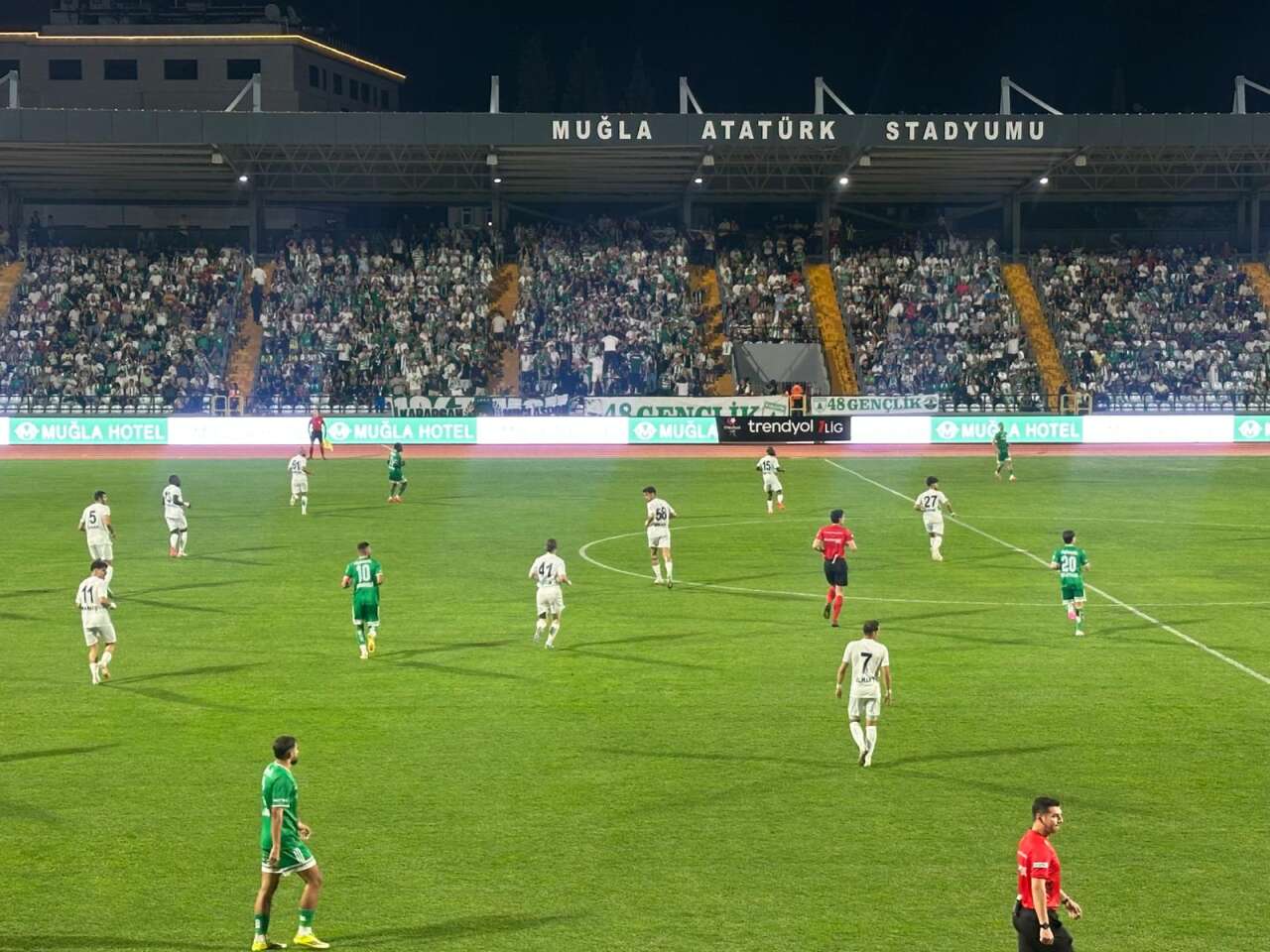 Muğlaspor – Vanspor FK Maçında İlk Yarı Sona Erdi: 1-1 1